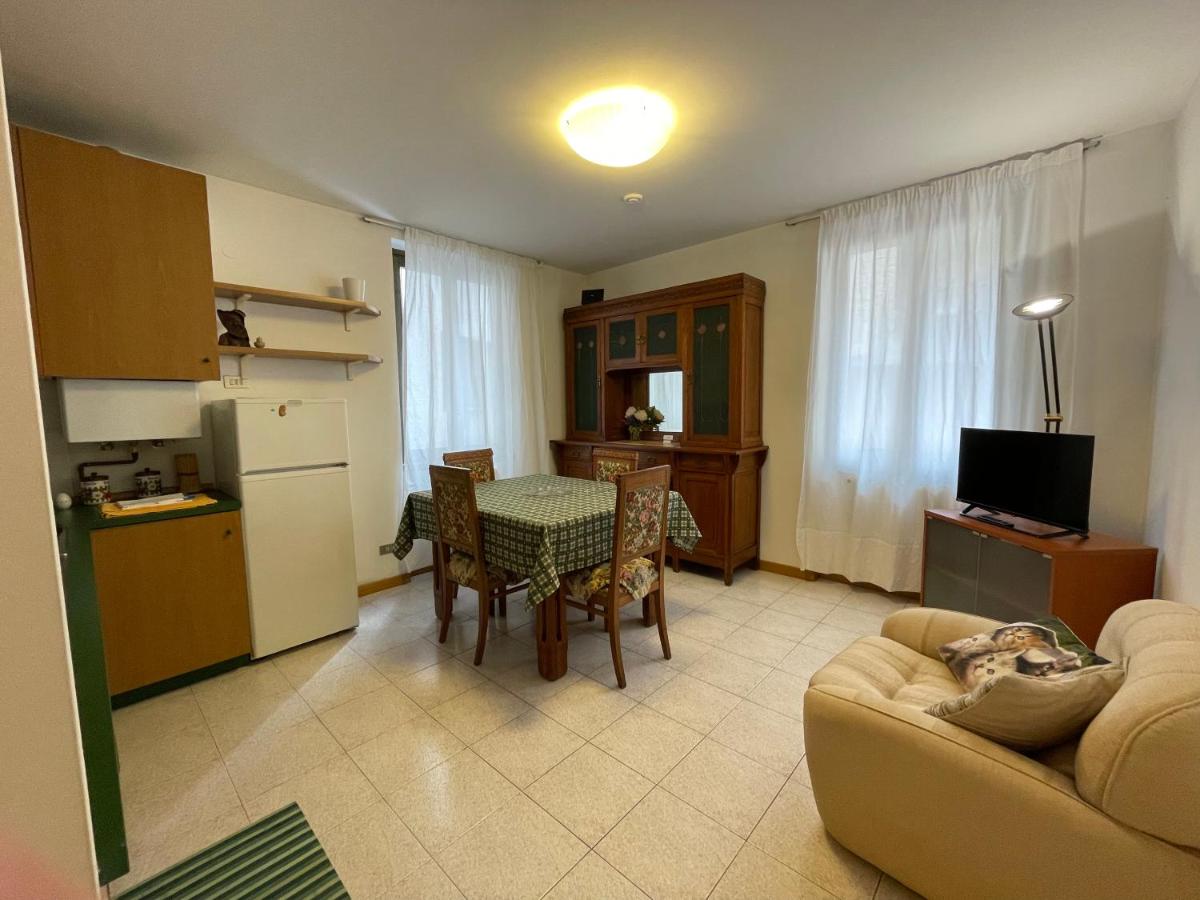 Cozy apartment with private parking on Domaso's lakeside - Larihome A09 - Hizvo