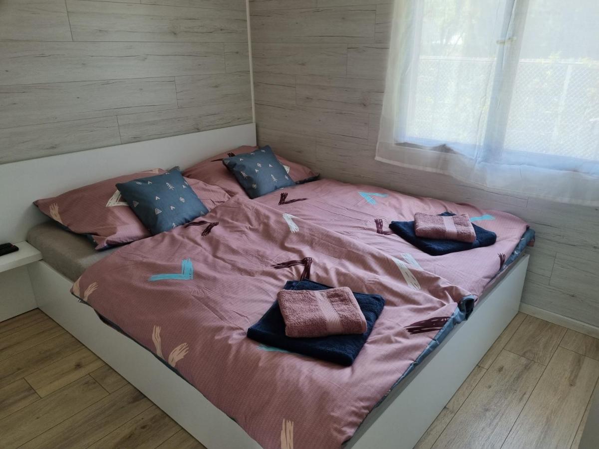 Levendula Jakuzzis Vendégház - Housity