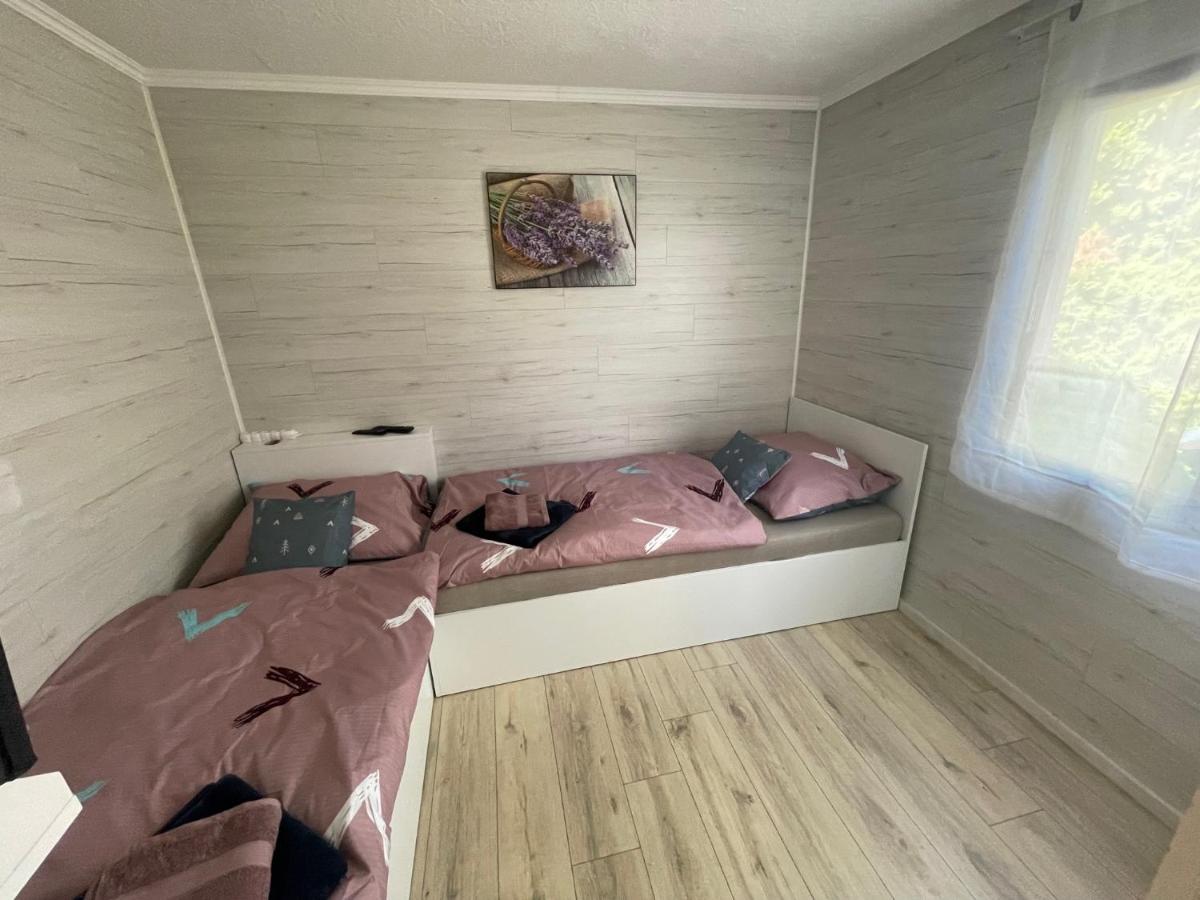 Levendula Jakuzzis Vendégház - Housity