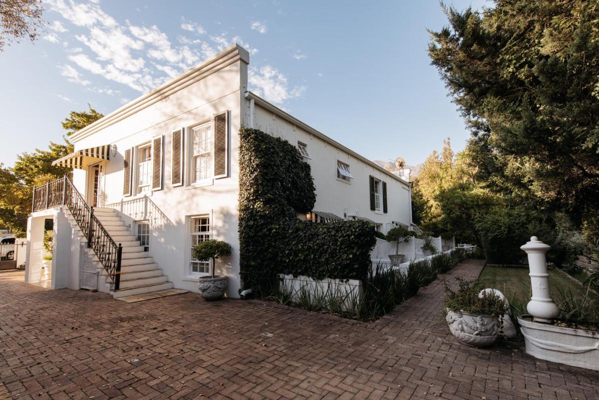 Maison Chablis Guest House - Housity