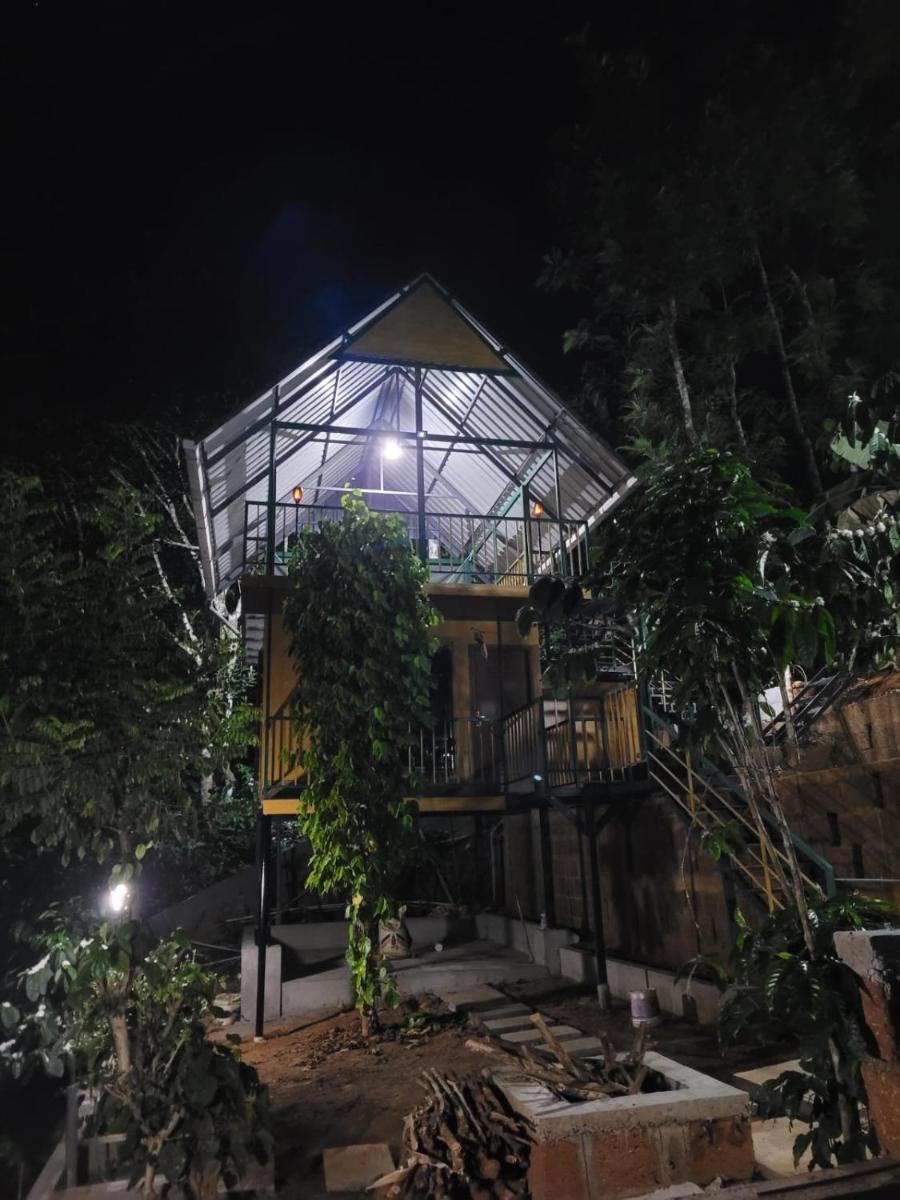 Mistvalley Hut - Housity
