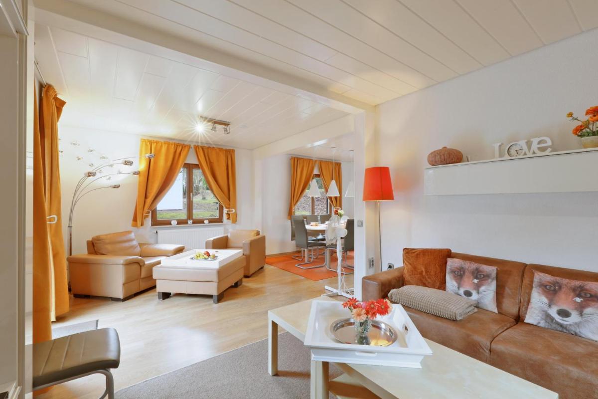 Seepark Kirchheim Ferienhaus bei Viola mit Sauna - Housity