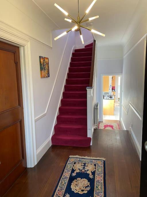 Rozel, Ashdown Forest views, huge garden, family friendly - Housity