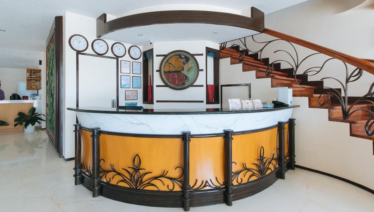 RedDoorz Premium @ Nick Hotel Gerona Tarlac - Housity