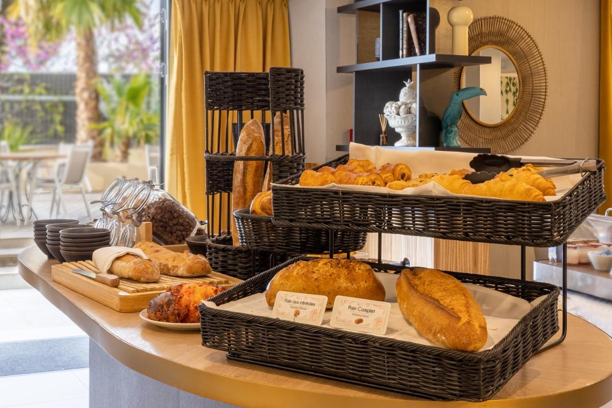 Nourriture dans l'hôtel ou à proximité