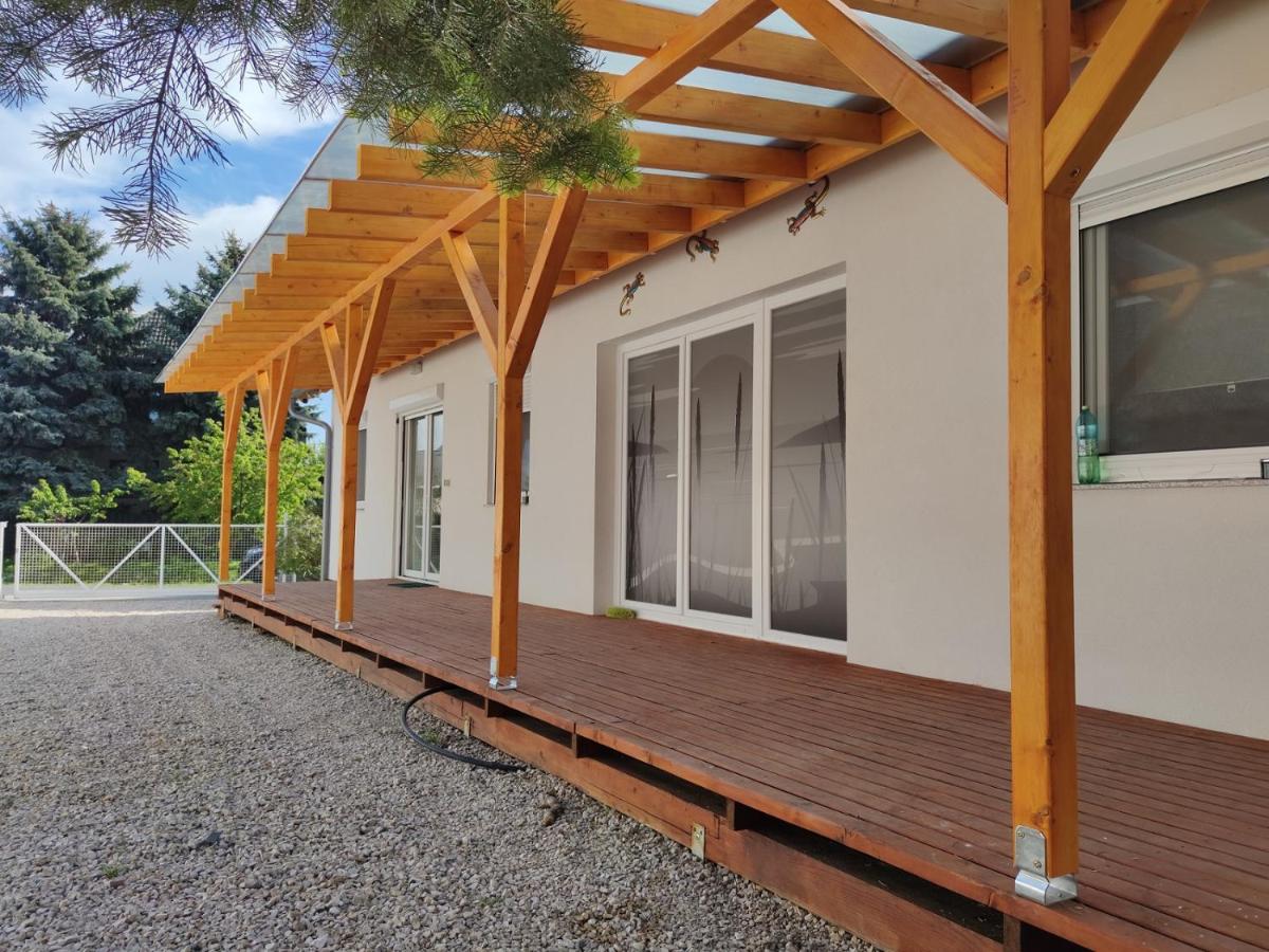 Friends & Family Apartmanok Velence - Housity