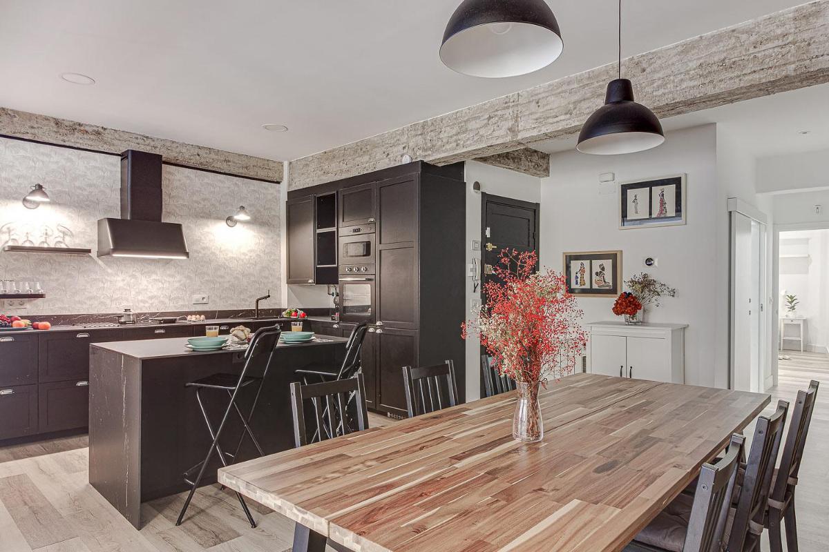 Central Square Deluxe Apartment - Hizvo