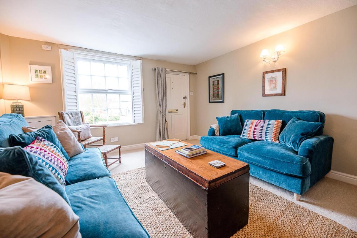 Coachman's Cottage, Wrentham - Housity