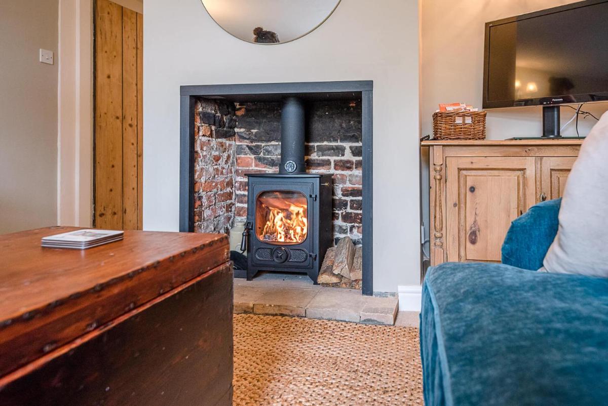 Coachman's Cottage, Wrentham - Housity