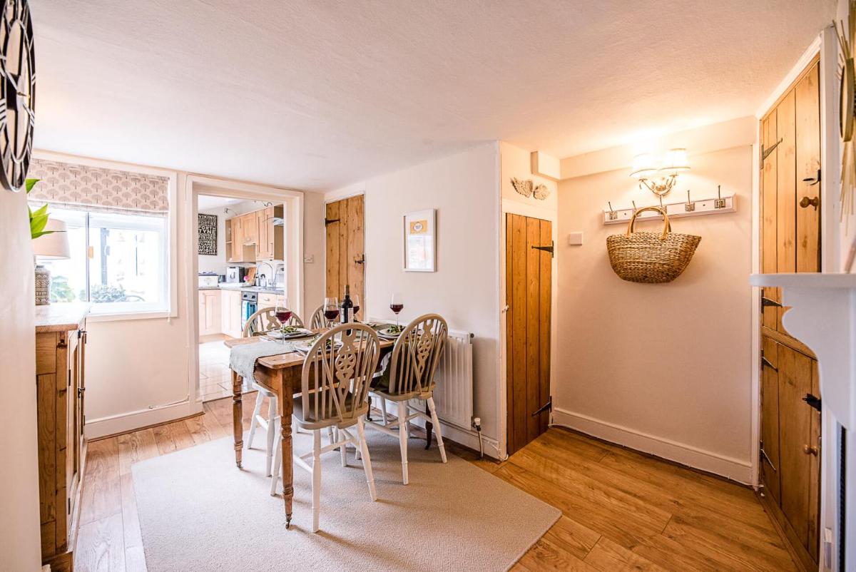 Coachman's Cottage, Wrentham - Housity