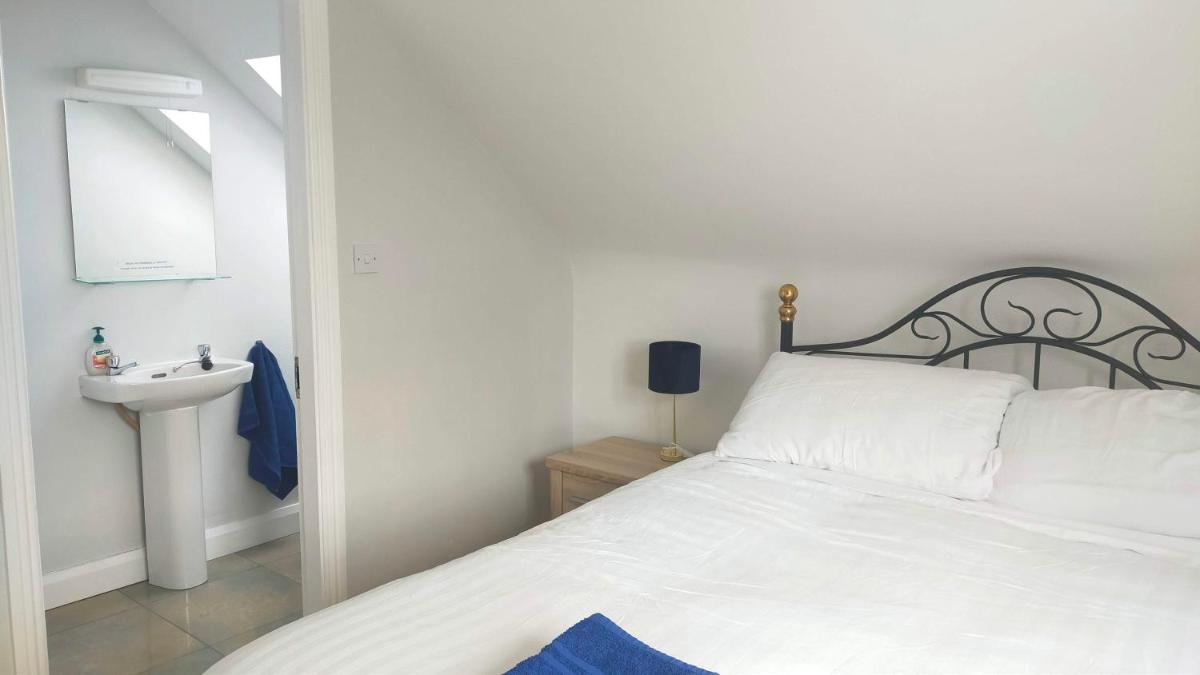 Sailing's Self Contained Rooms - Housity