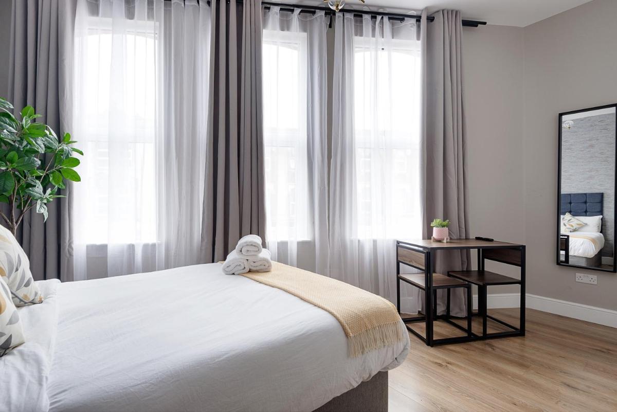 Modern Studio Apartments - Housity