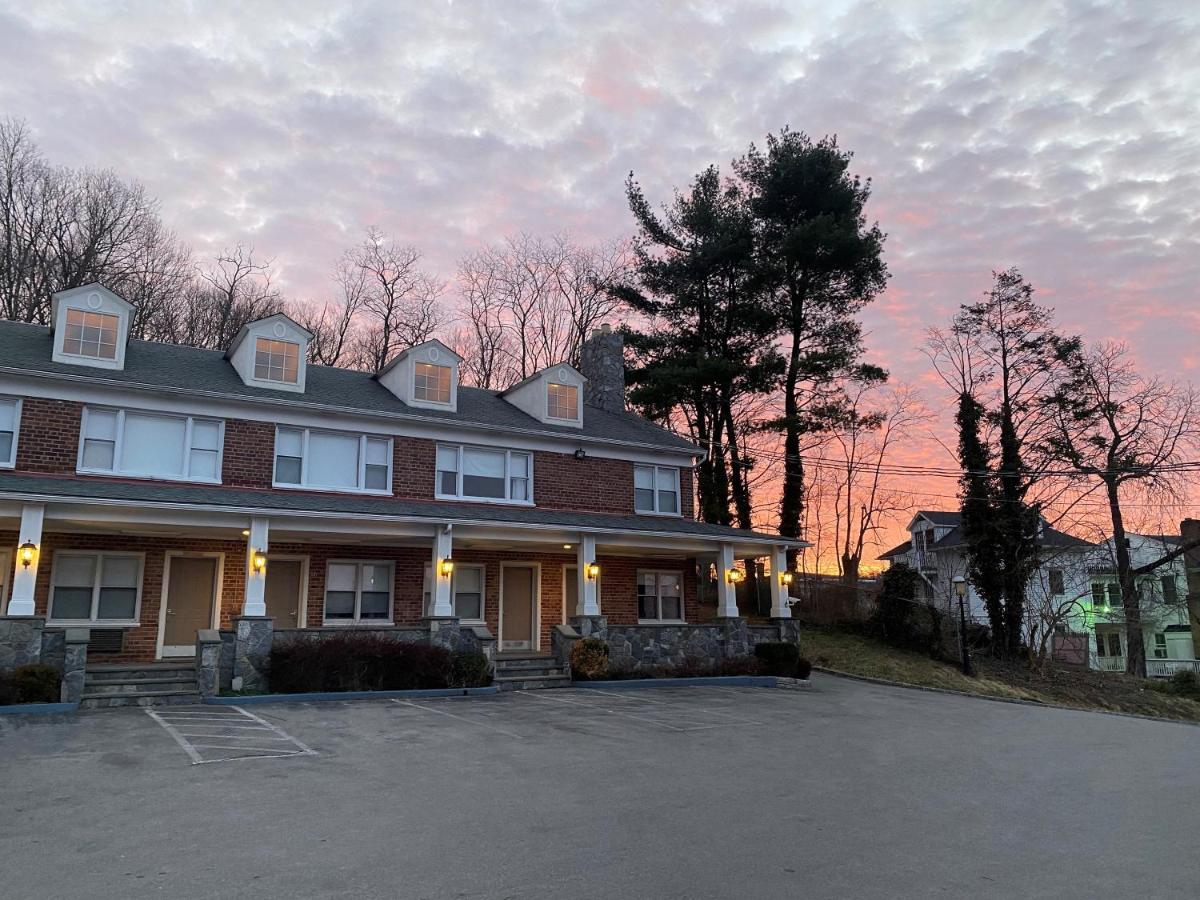 Inn on the Hudson - Housity