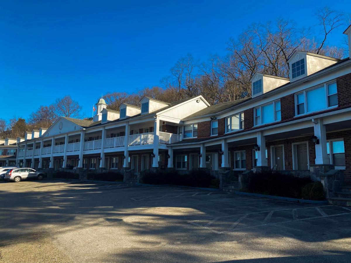 Inn on the Hudson - Housity