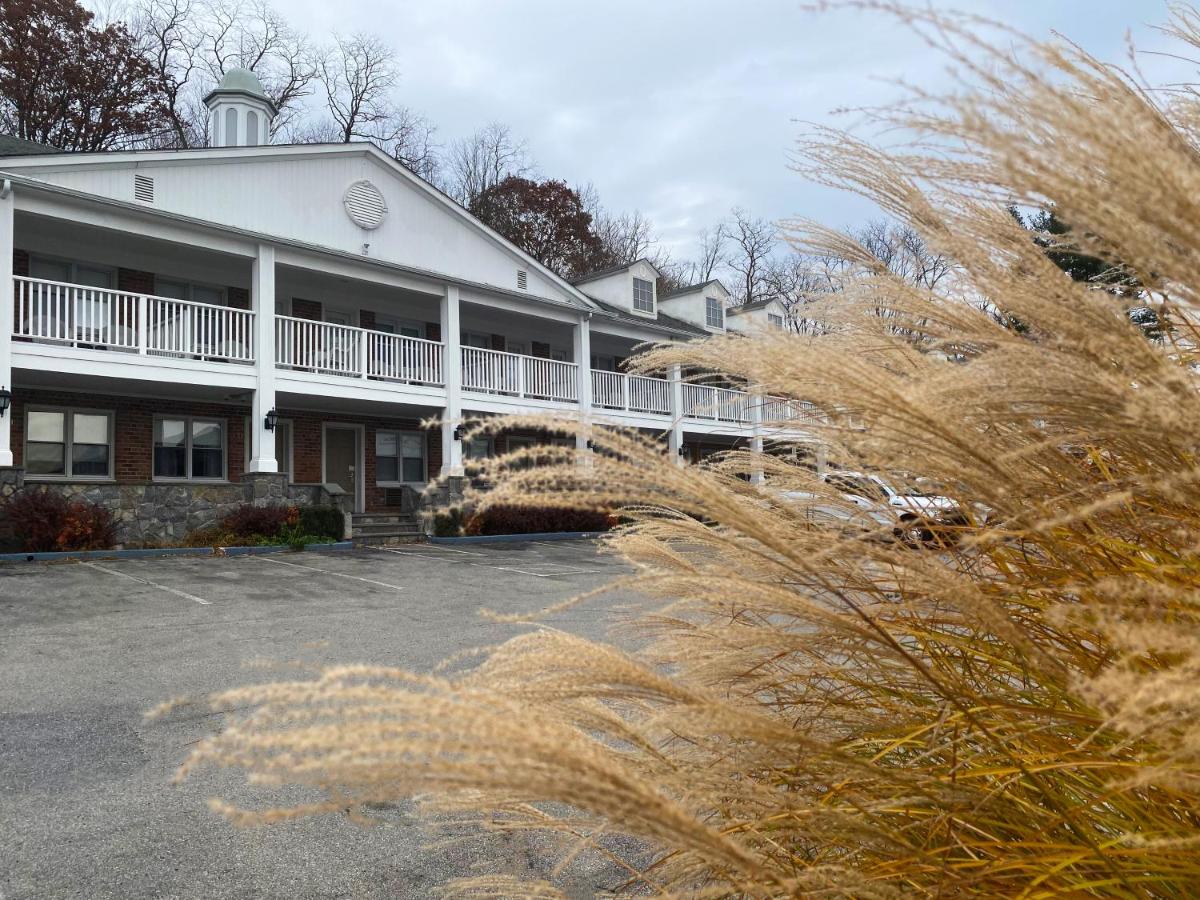 Inn on the Hudson - Housity