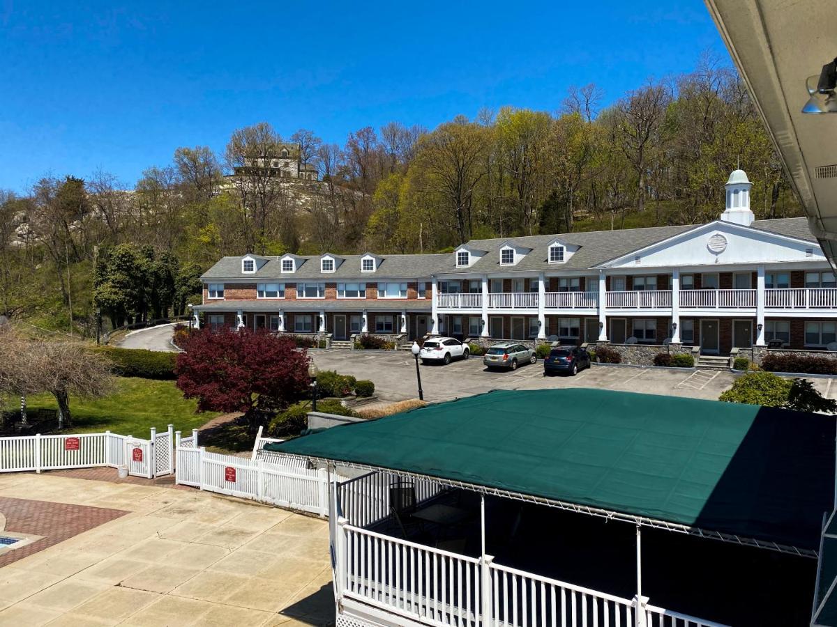Inn on the Hudson - Housity