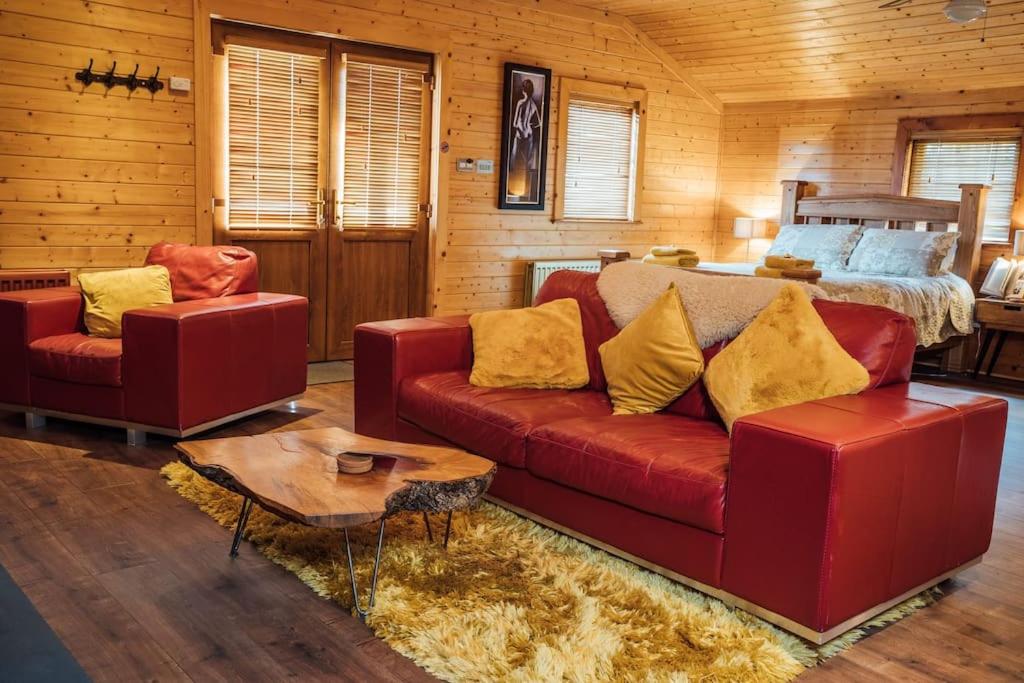 Donard Shadow Lodge - Housity
