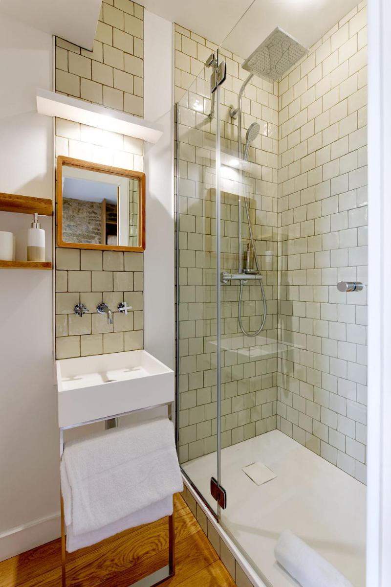 Salle de bains dans l'établissement Ty Mad