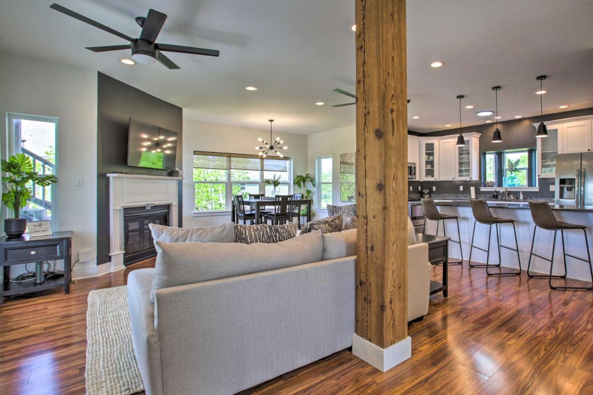 Waveland Abode with Patio, Walk to Beach! - Housity