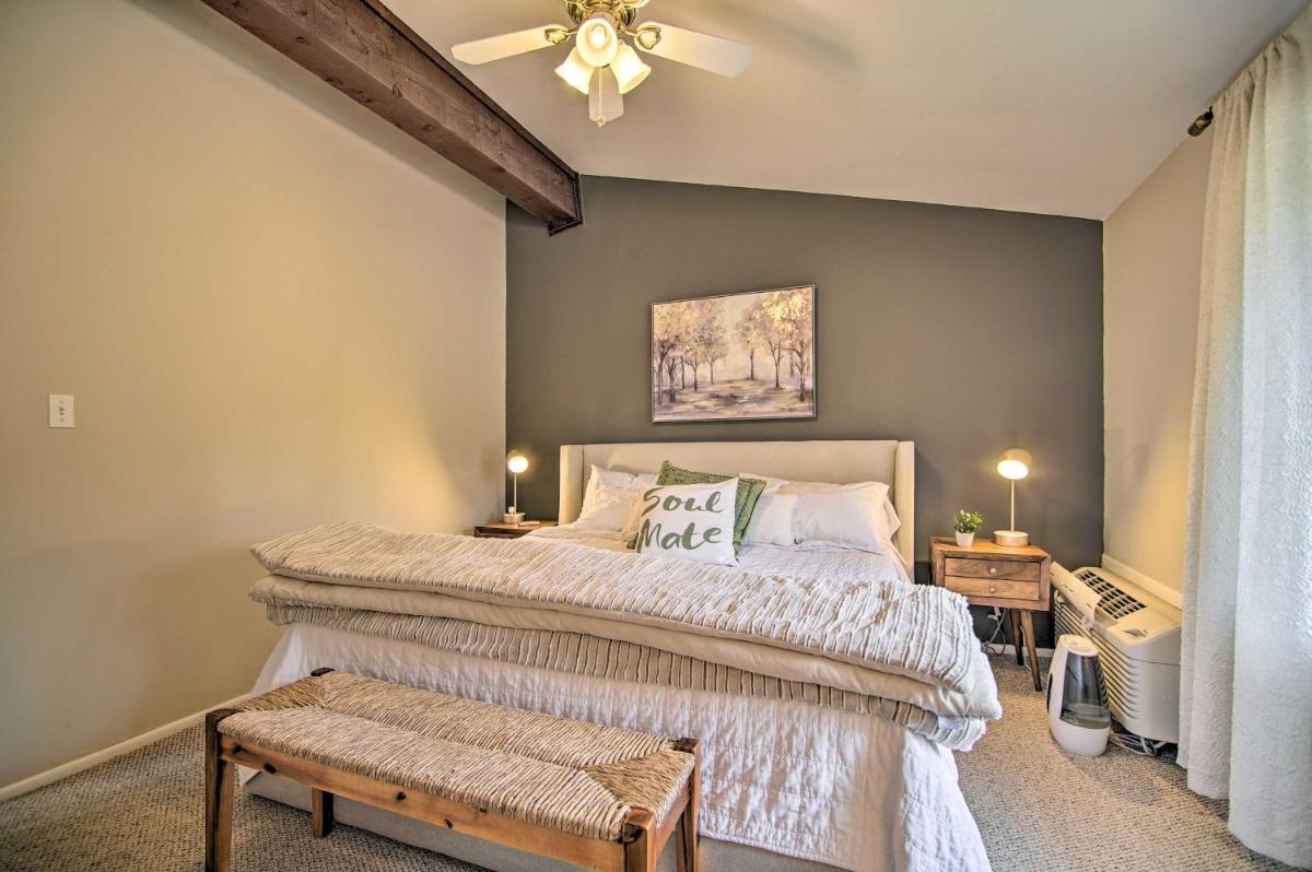 Cozy Lake Geneva Retreat with Year-Round Views! - Housity