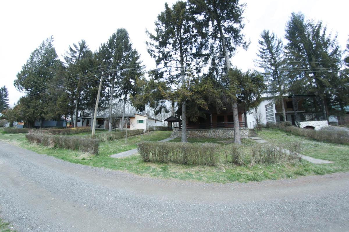Šebešfok Vikendica 52/2 - Housity