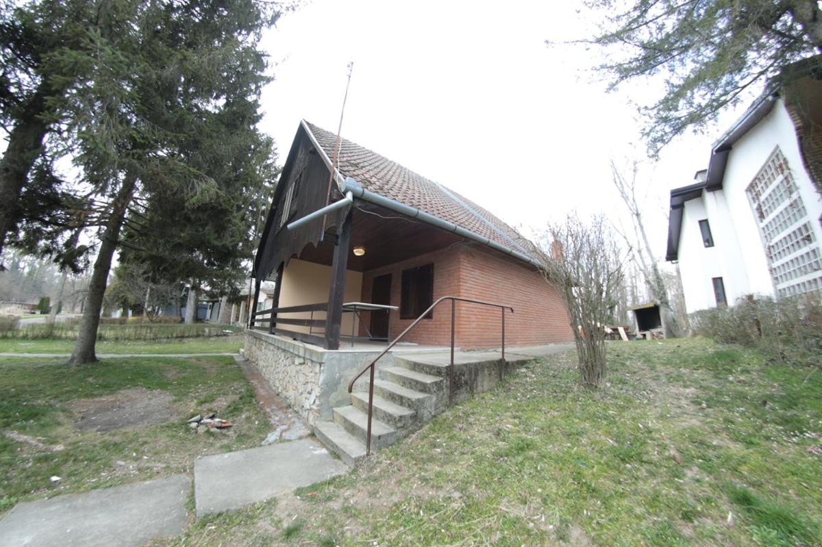 Šebešfok Vikendica 52/2 - Housity