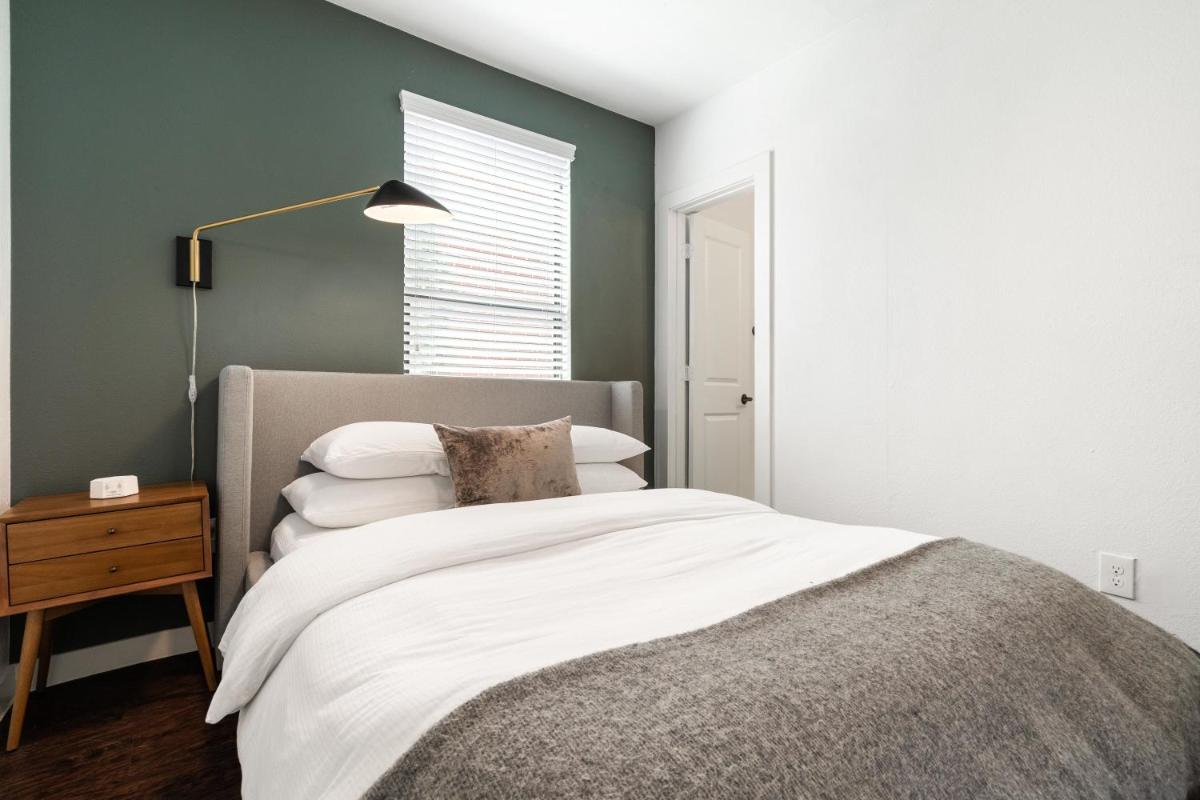 Abode Houston - Montrose Downtown - Housity