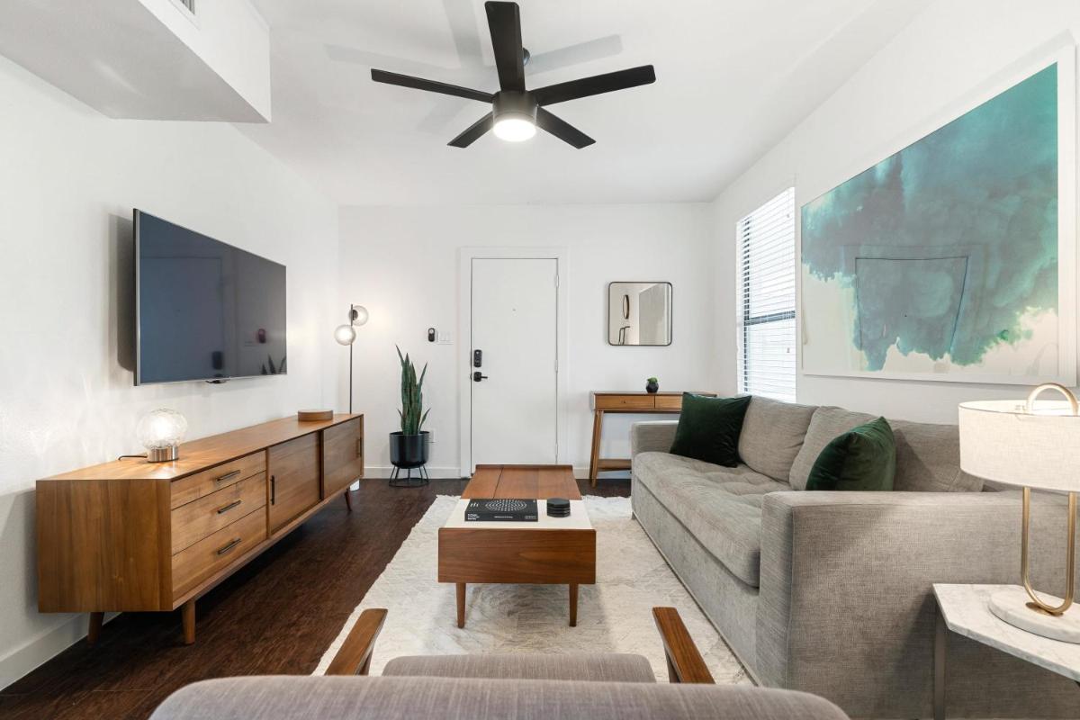 Abode Houston - Montrose Downtown - Housity