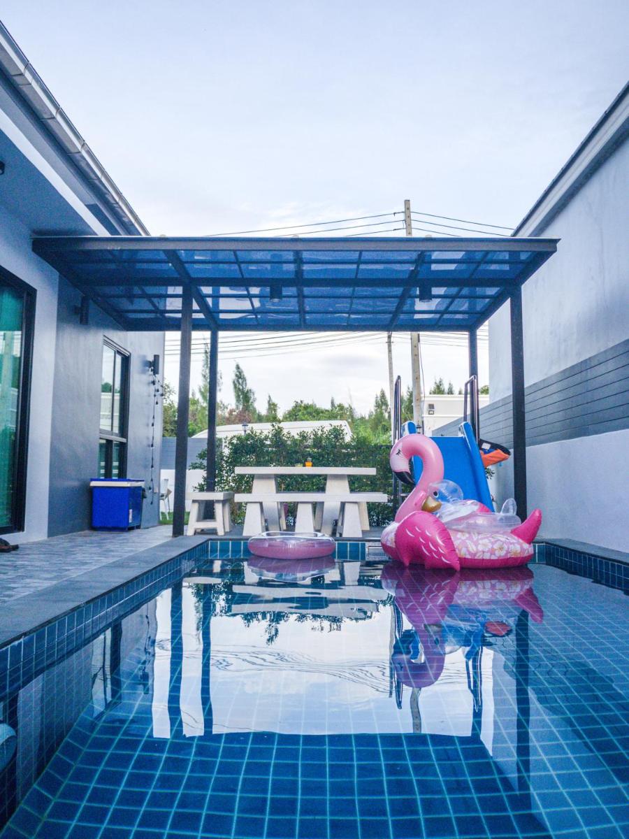 Arthur Pool Villa Chaam 3BR with Iconic Mountain view Pet & Family Friendly - Housity