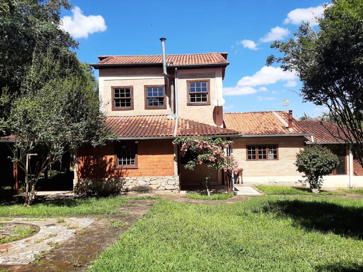 Em tiradentes, Minas Gerais, CASA TÍPICA E ESPAÇOSA EM TERRENO ARBORIZADO - Housity