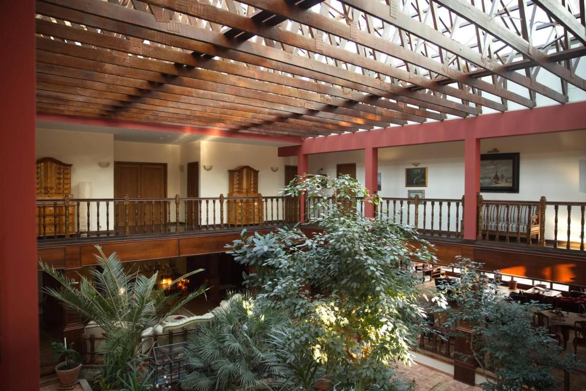 Suitetrails - RiAD & SPA FOCSANI