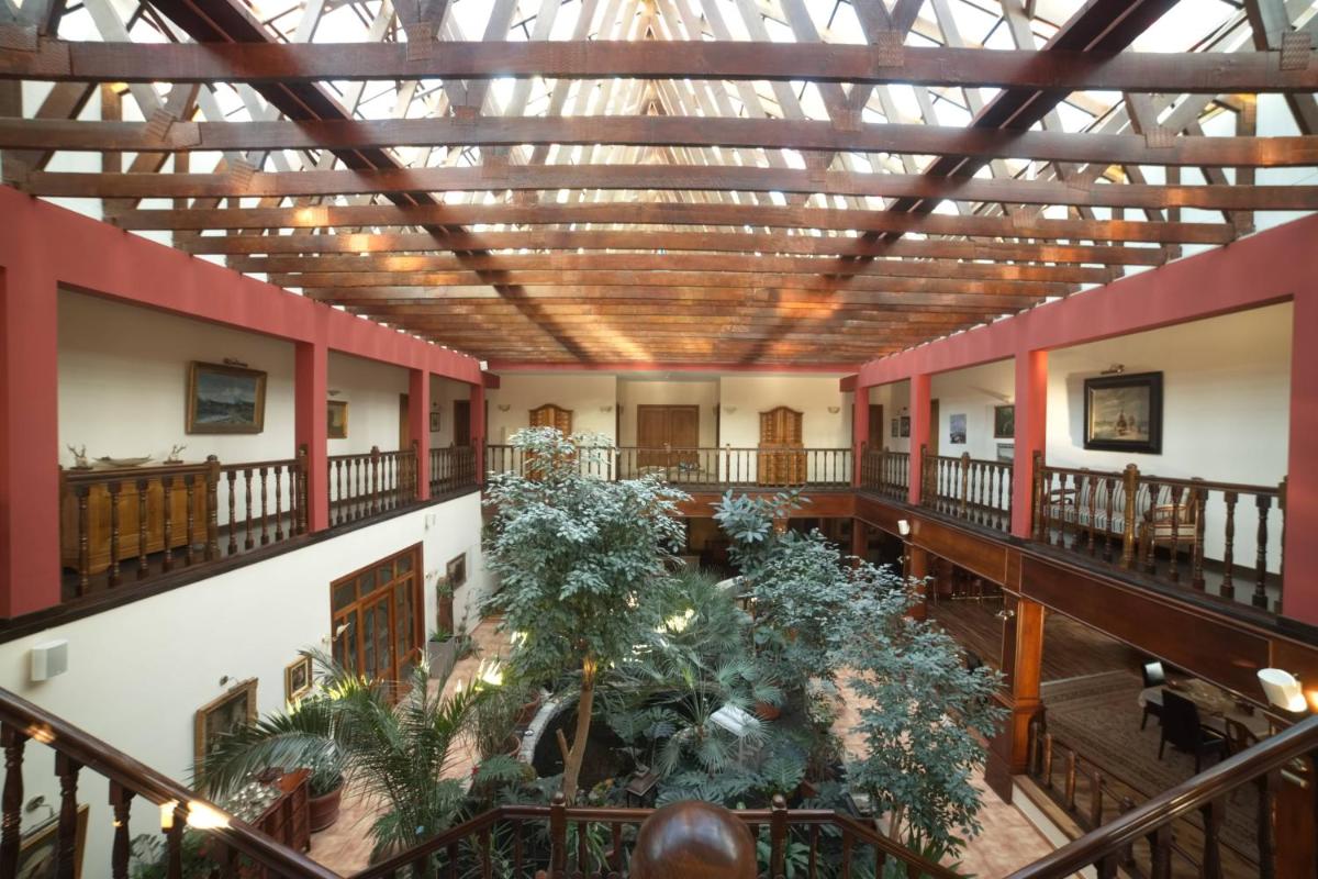Suitetrails - RiAD & SPA FOCSANI