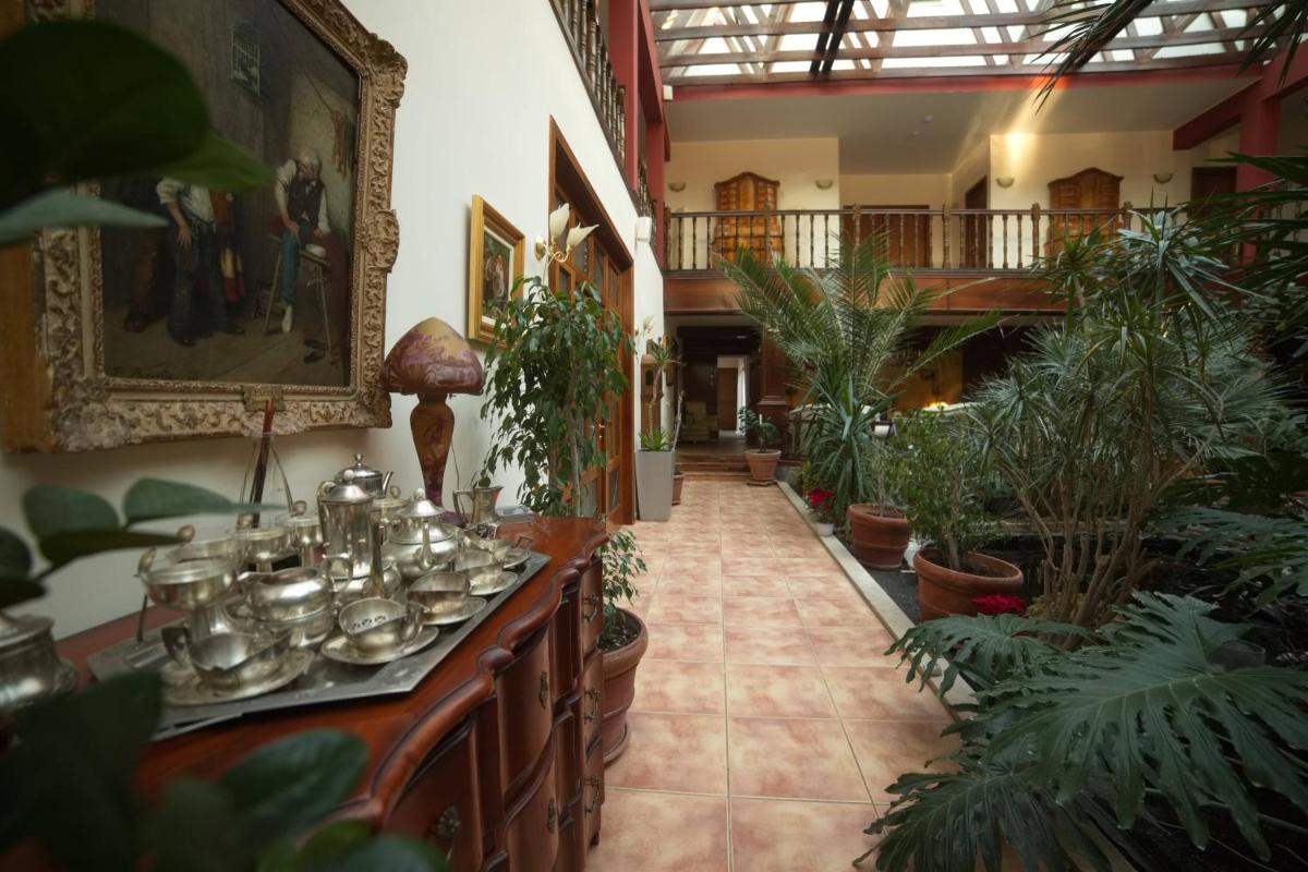 Suitetrails - RiAD & SPA FOCSANI