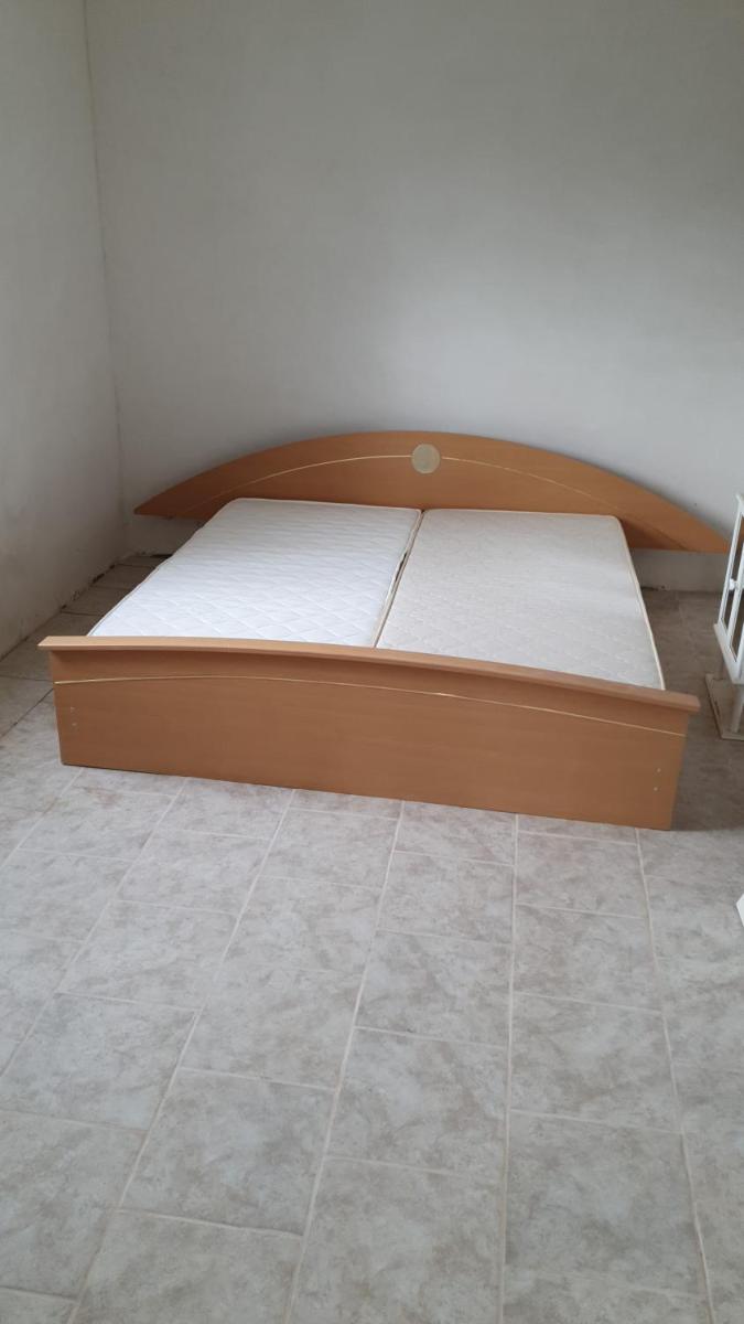 Přivozec 3 pokoje se zahradou - Housity