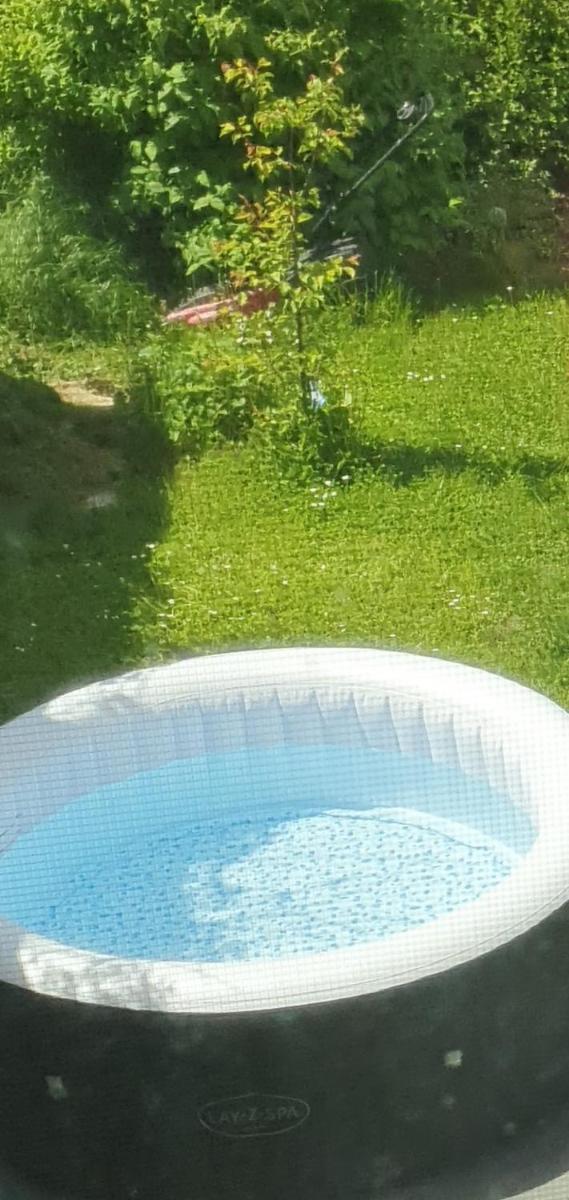 Přívozec 3+1 se zahradou a virivkou - Housity