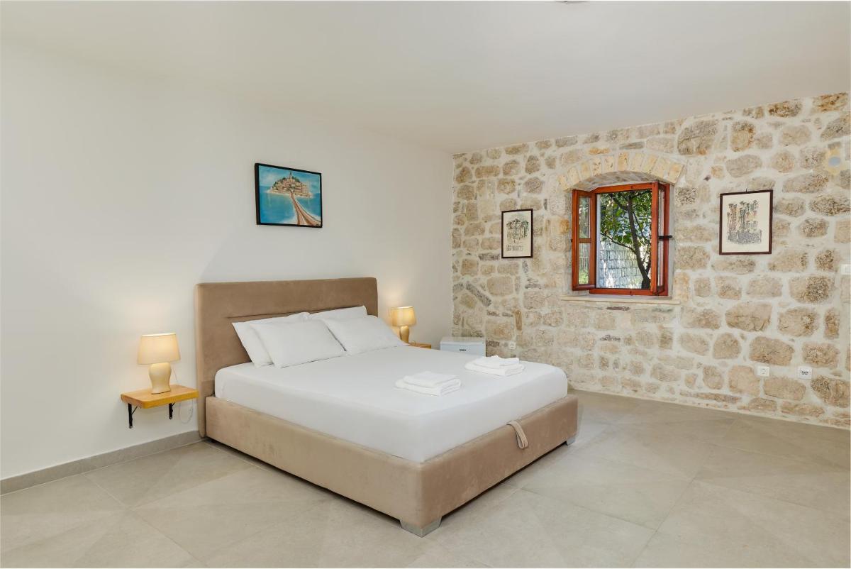 Stone house 264 - Housity