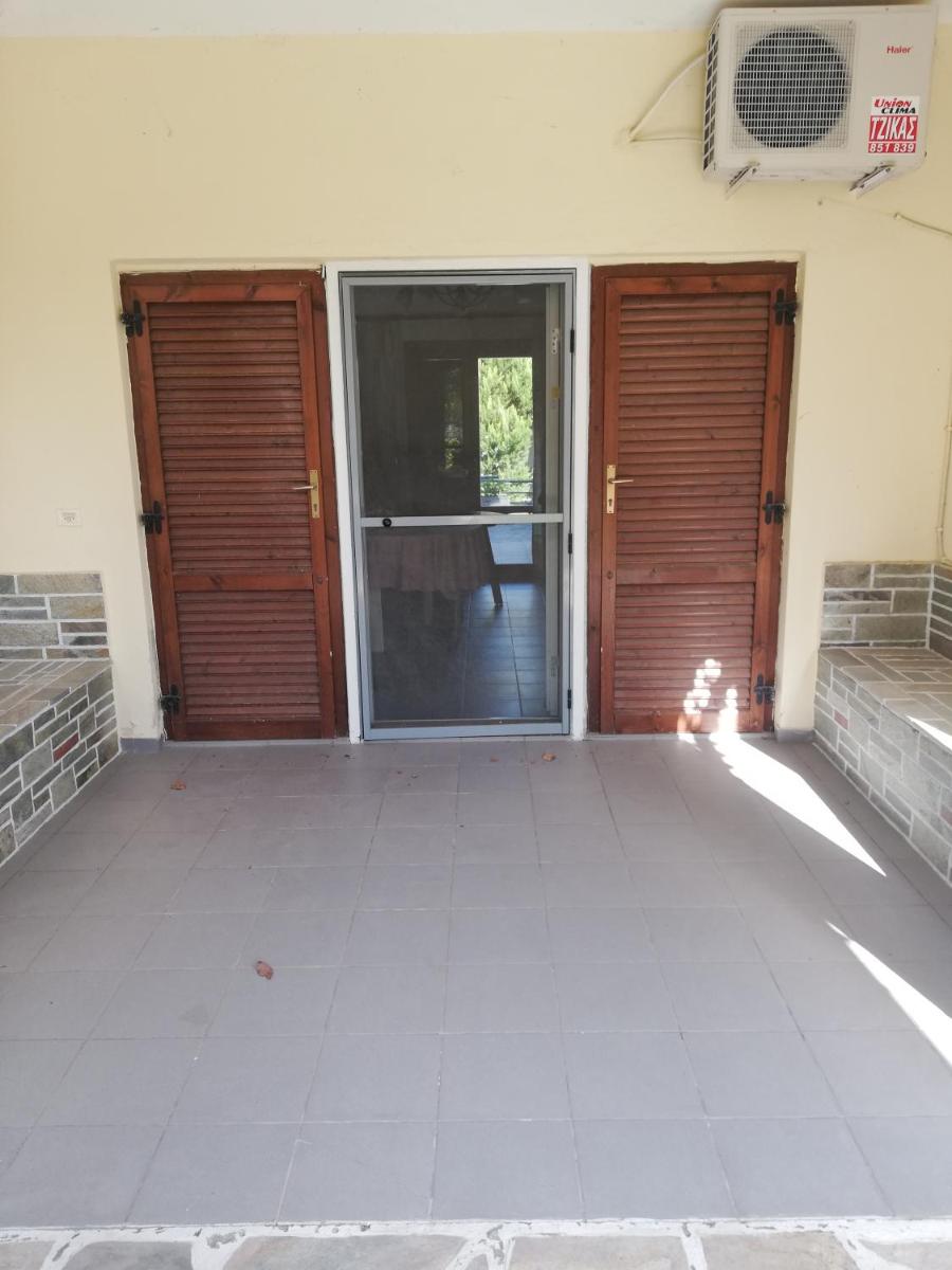 private house next to the sea - Housity