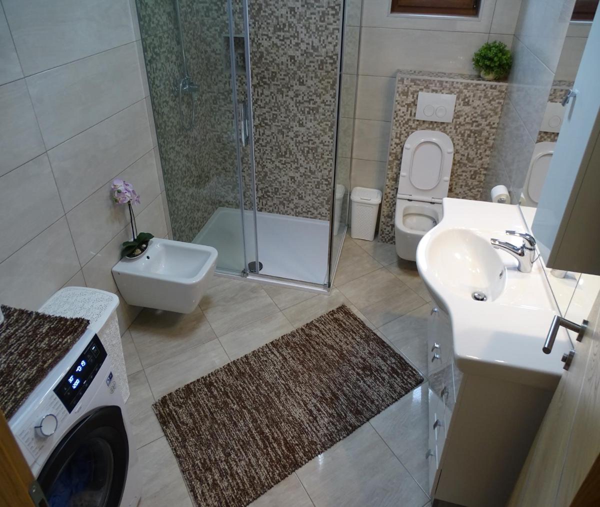 Suitetrails - Holiday house Rončević 50 m from sea A1