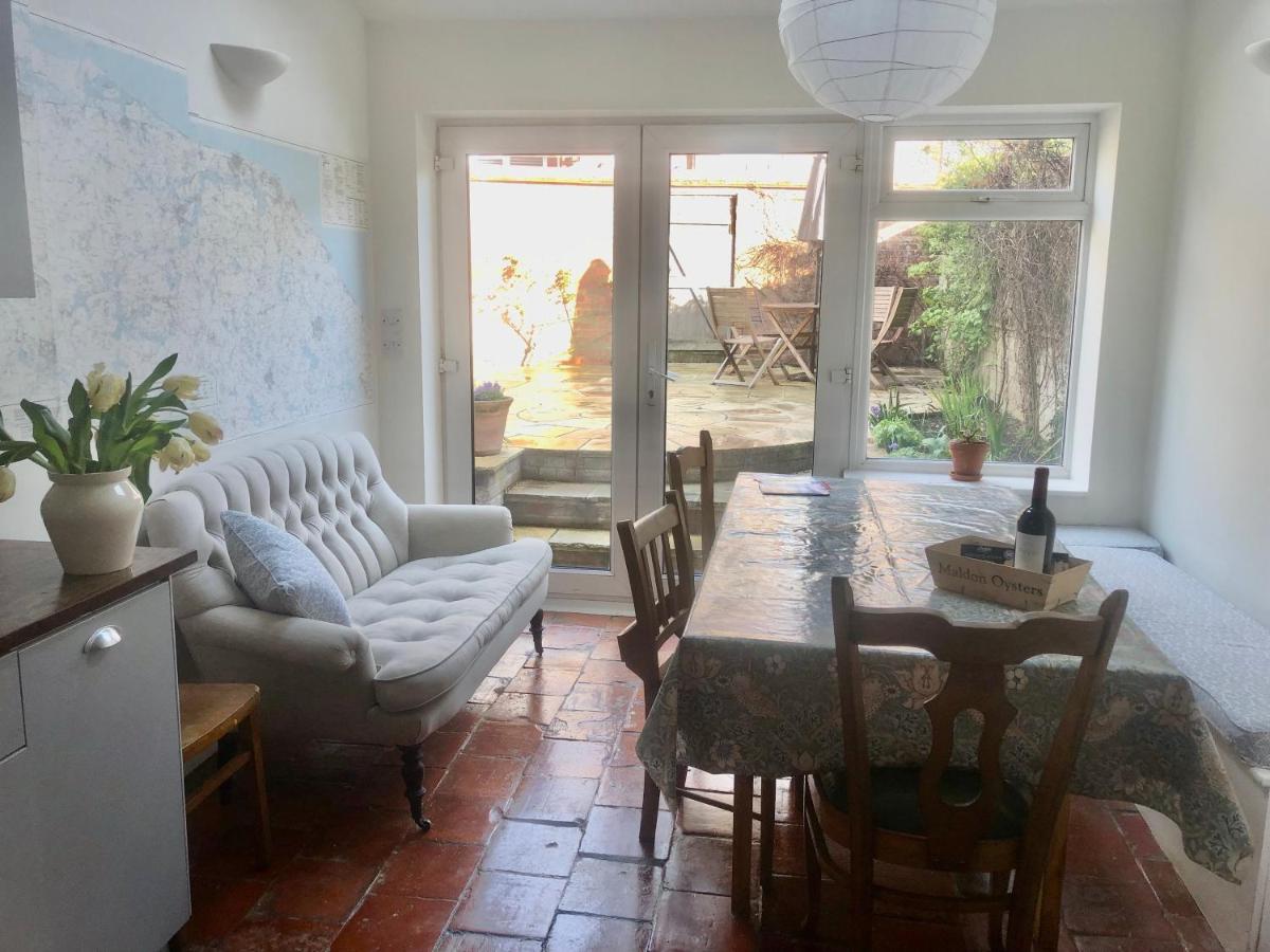 Fabulous Beachside House - Housity