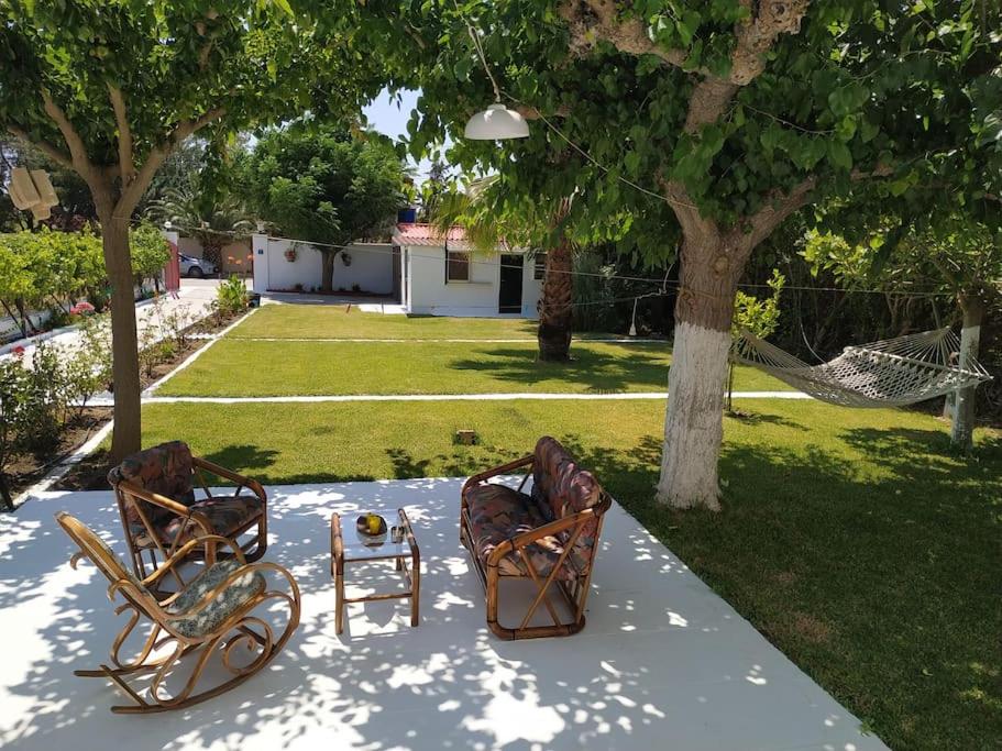 Flora's Garden House - close to Schinias beach - Housity