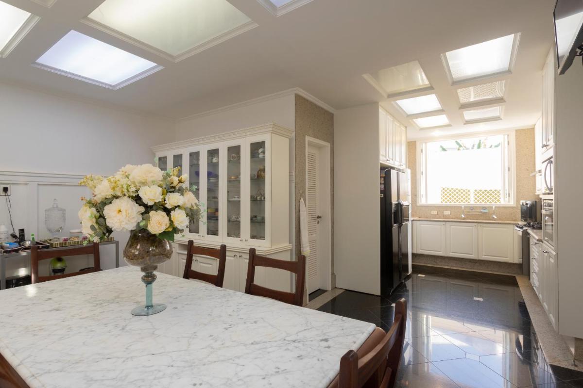 Maison Neoclássica 5 estrelas confort - Housity
