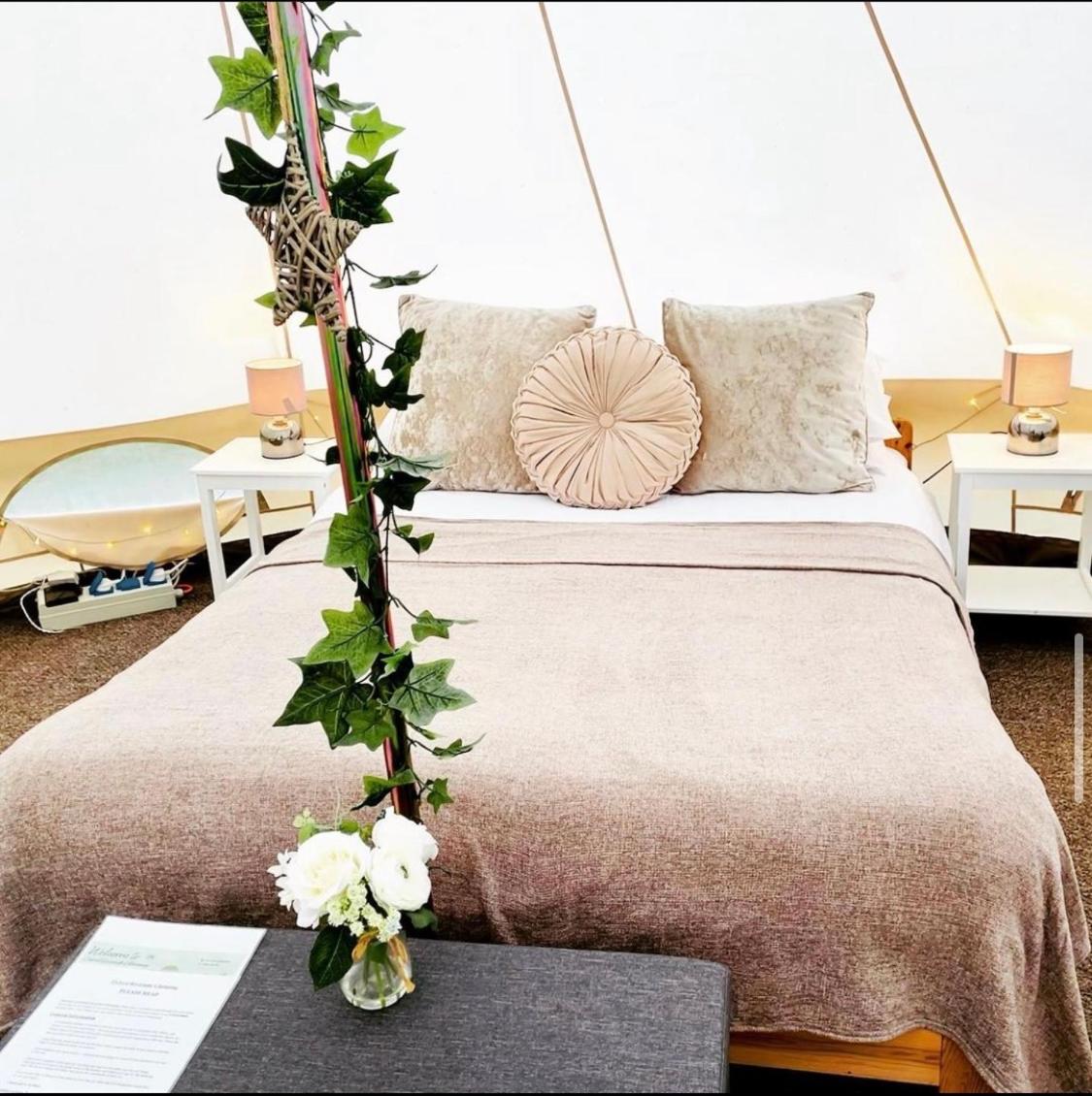 Oxford Riverside Glamping - Housity