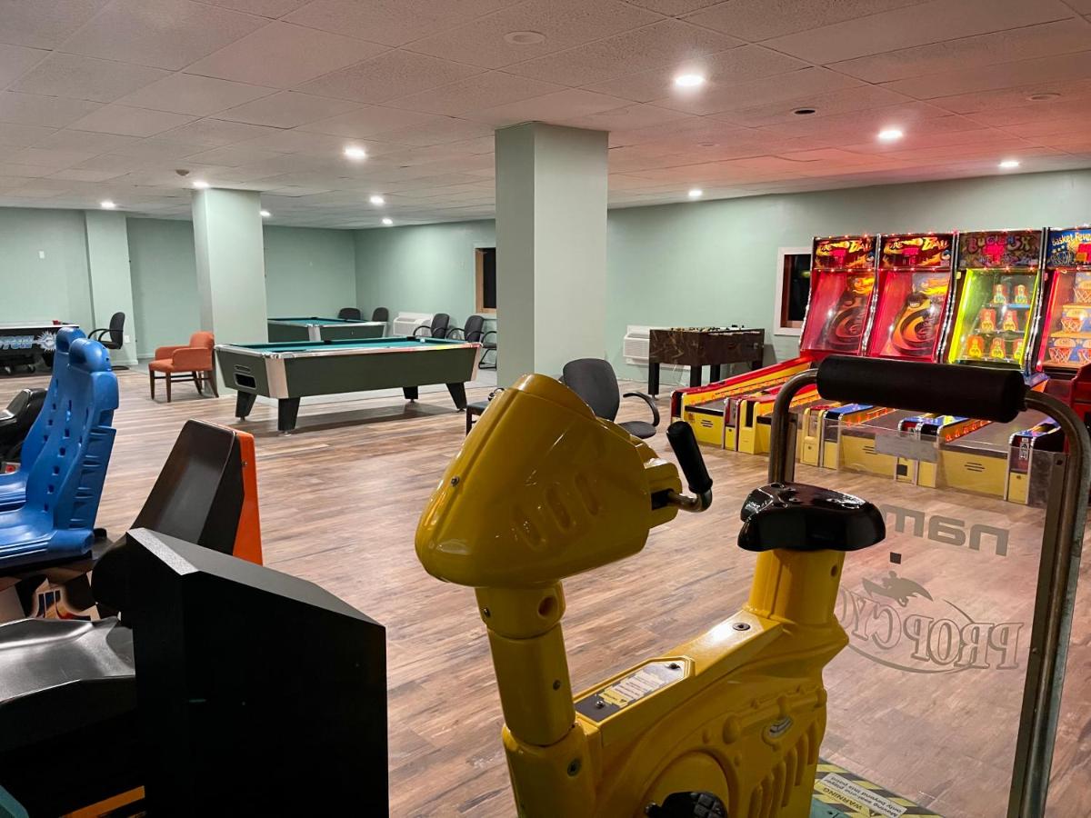 Days Inn by Wyndham Lincoln - Housity
