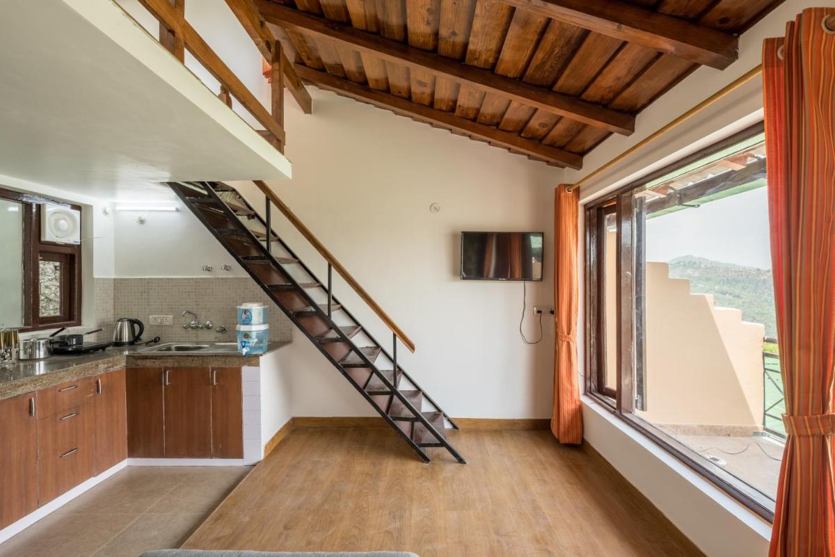 Twilight Ridge, Studio overlooking the hills w wifi by Roamhome - Housity