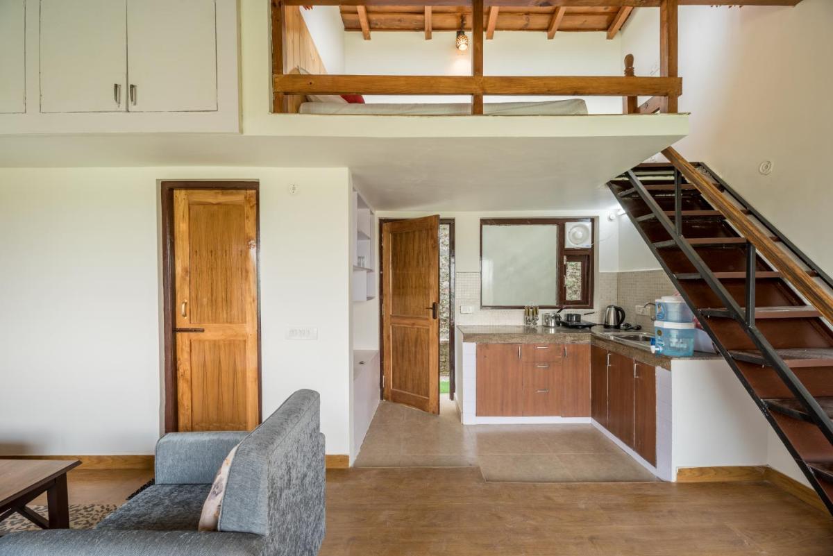 Twilight Ridge, Studio overlooking the hills w wifi by Roamhome - Housity