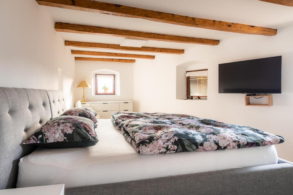 Apartment VILLA IRENA Great For a Family Holiday With Free Parking And EV Station - Housity