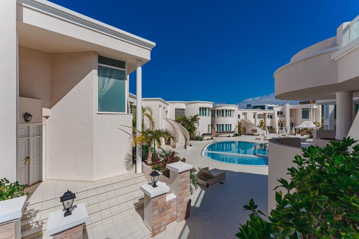Piscina en o cerca de Flamingo Suites Boutique Hotel