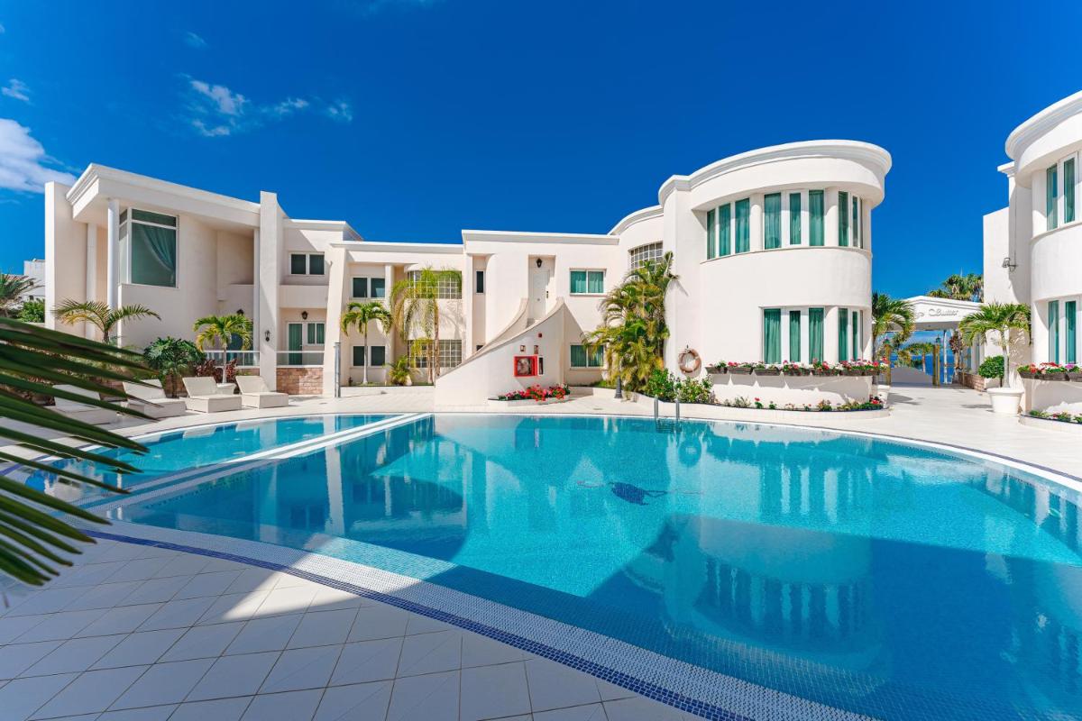 Piscina en o cerca de Flamingo Suites Boutique Hotel