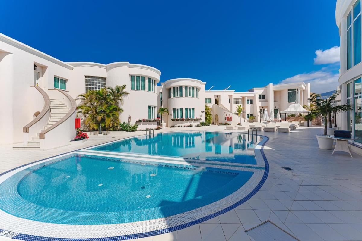 Piscina en o cerca de Flamingo Suites Boutique Hotel