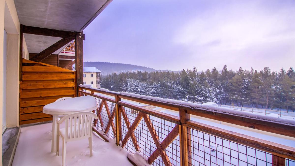 Balcon ou terrasse dans l'établissement Vacancéole - Appart'Vacances Pyrénées 2000